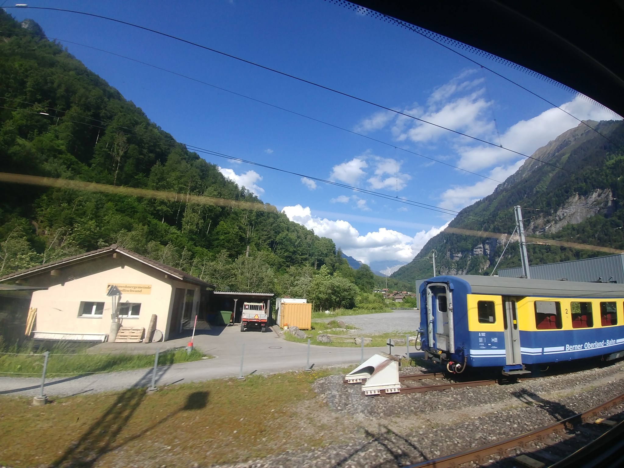 Lauterbrunnen, the real-life Rivendell – Hai să merem!